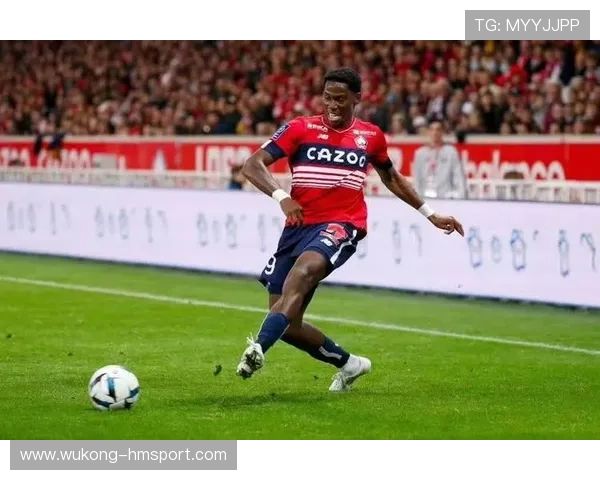 乔纳森·戴维与热苏斯：全能前锋的生涯路径对比